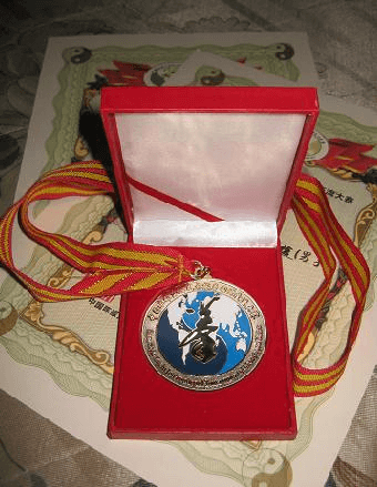 Jeden ze zdobytych złotych medali